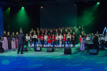 Božično novoletni koncert – v sliki 88